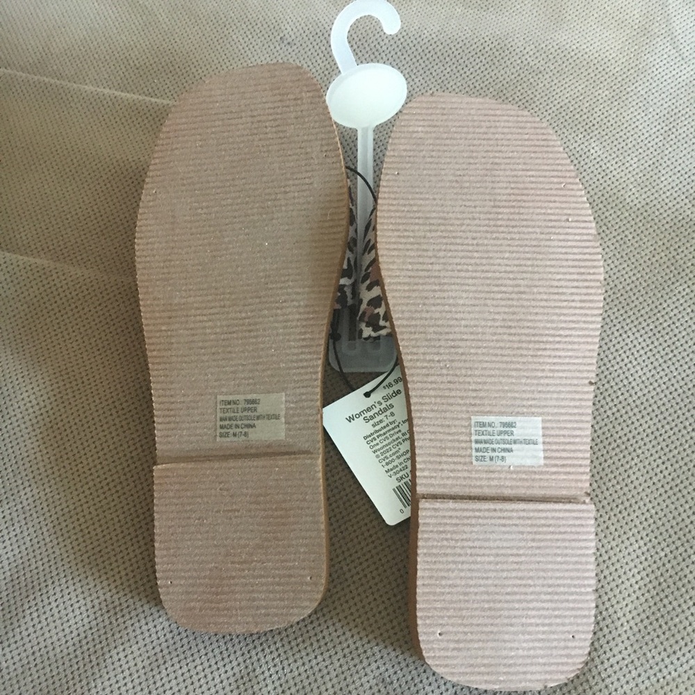 Leopard Slide Sandals - Picture 4 of 4
